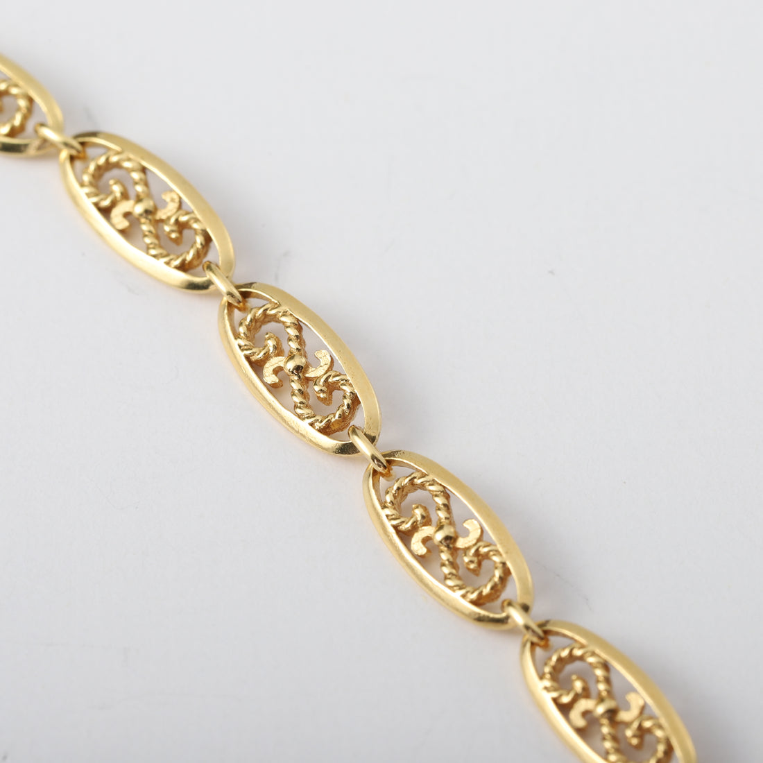 Elyra Refined Gold Chain Necklace