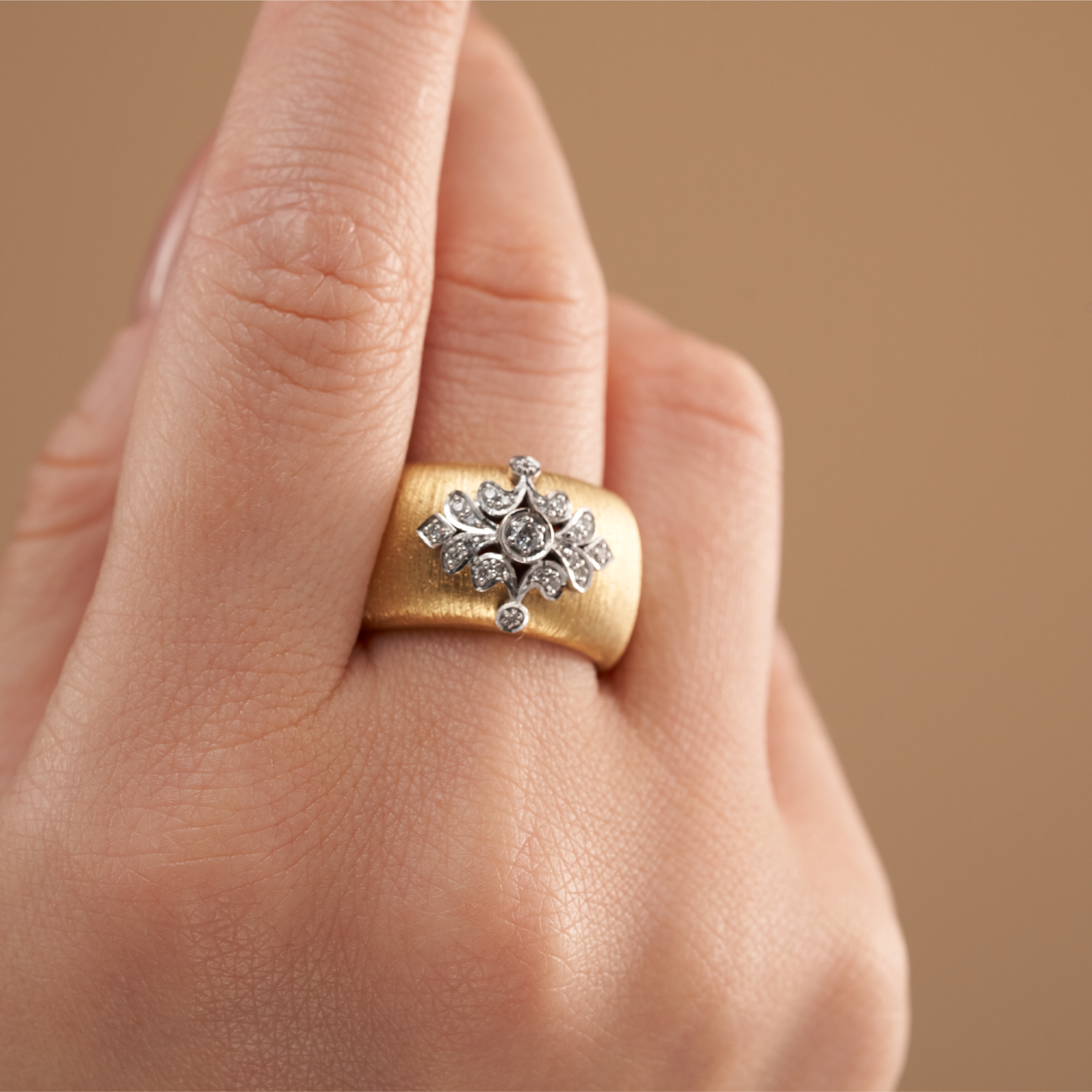 Linea Satin Diamond Ring