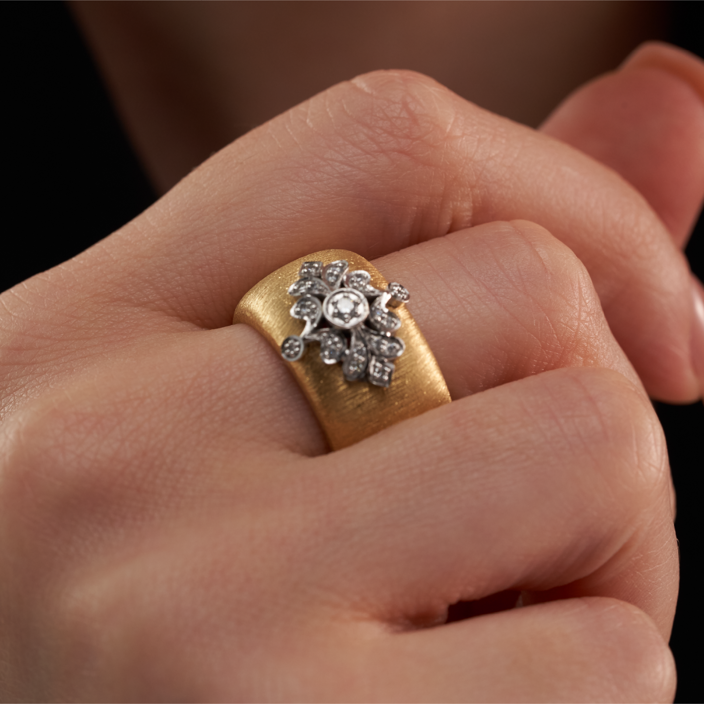 Linea Satin Diamond Ring