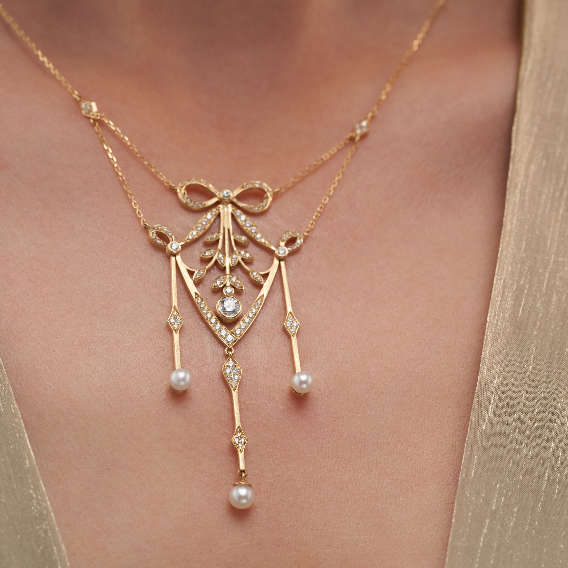 Lunaria Pearl Diamond Necklace